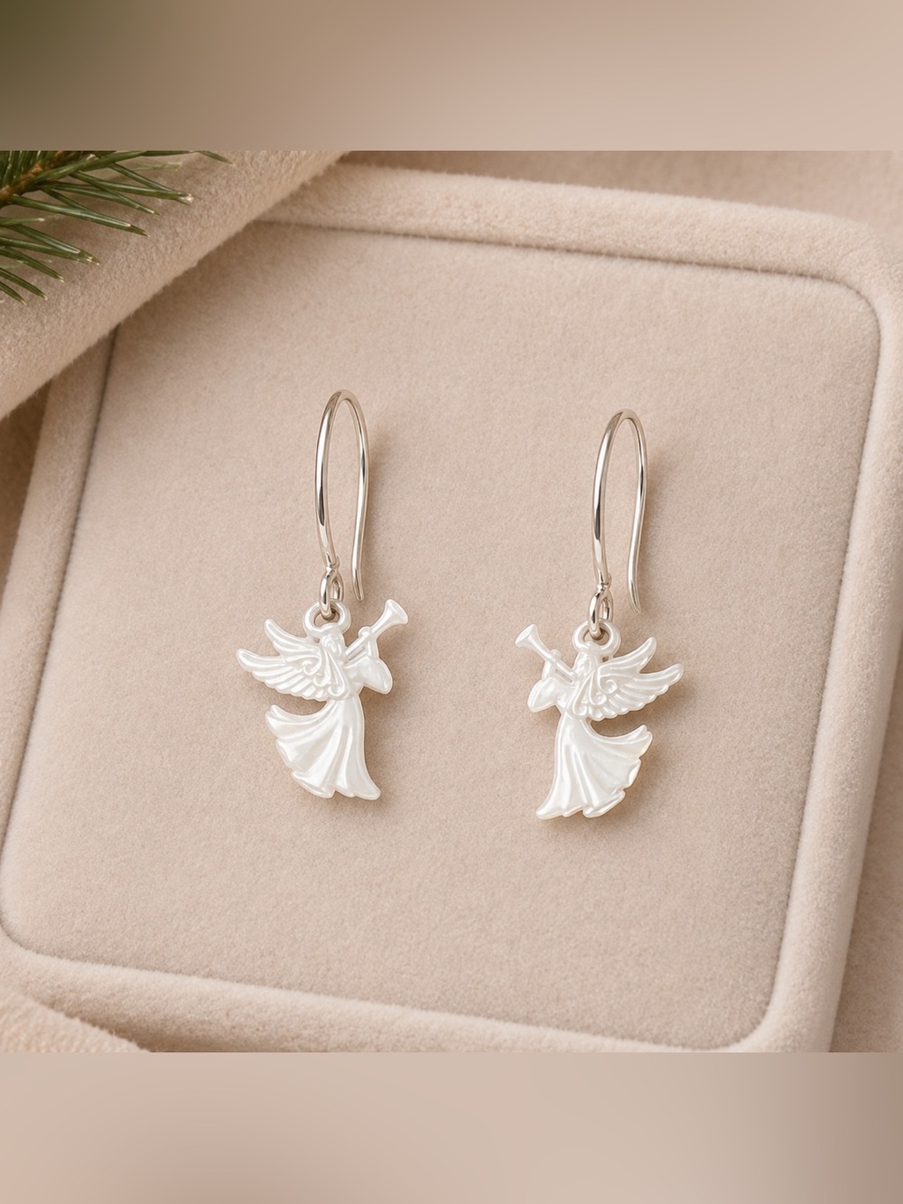 Vintage AVON White Angel Dangle Earrings Silvertone | Christmas NOS 1” #687